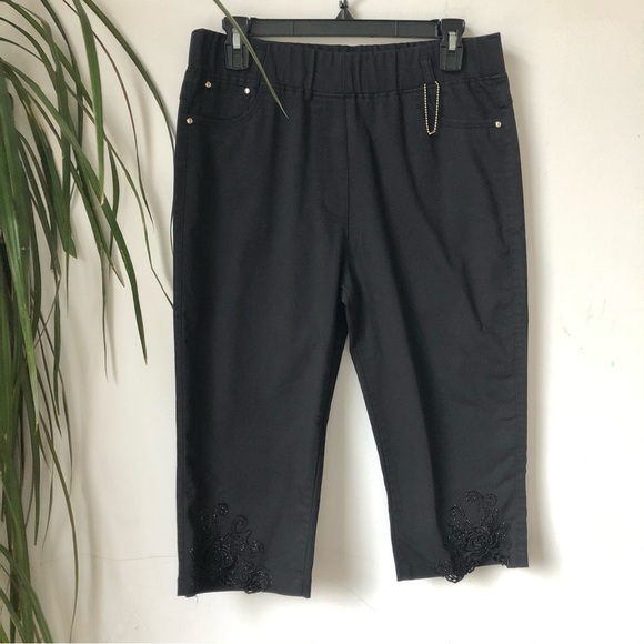 Extenzi Pants - EXTENZI Women’s Black Bermuda Shorts Embroidered Hem Soft Grunge Size 44